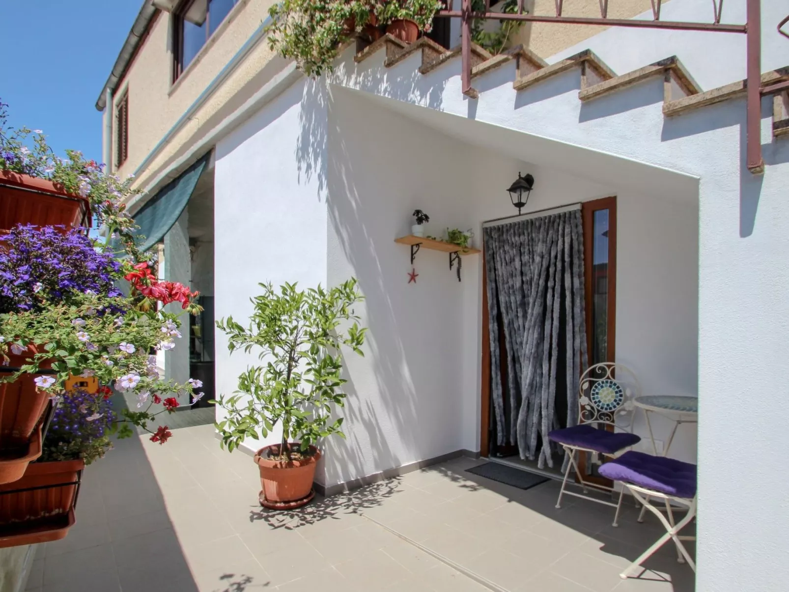 "Tomas" mit eigener Terrasse-Draußen