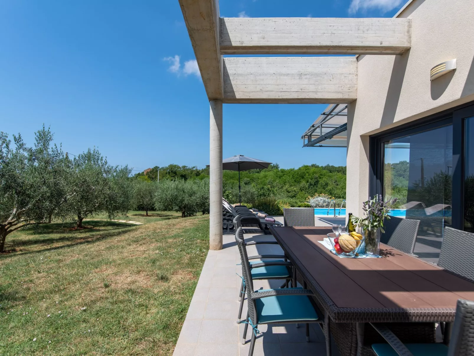 Wunderschönes Ferienhaus in Bužinija mit Pool-Draußen