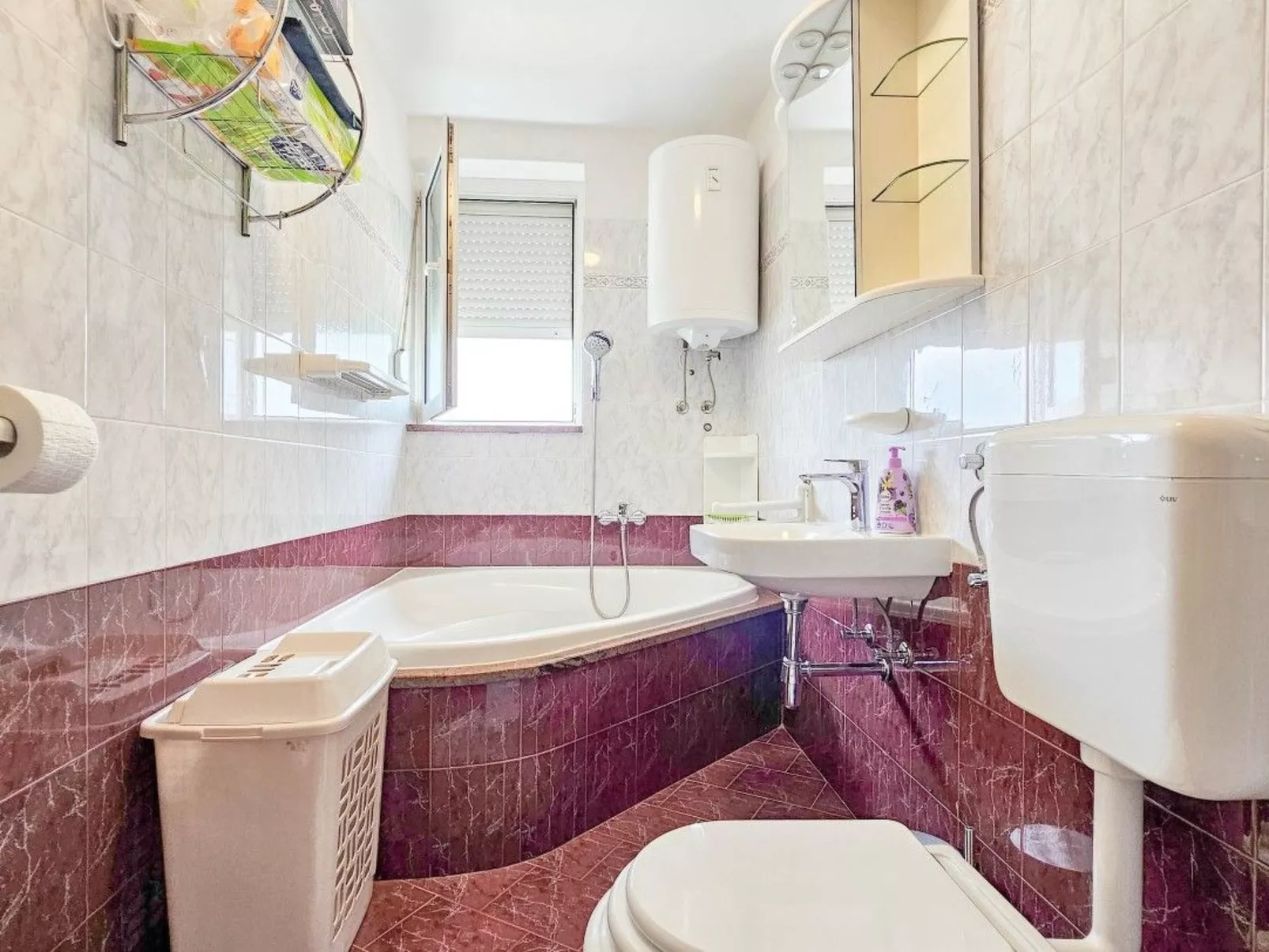 Wohnung im Zentrum mit einem Balkon-Image-tags.info