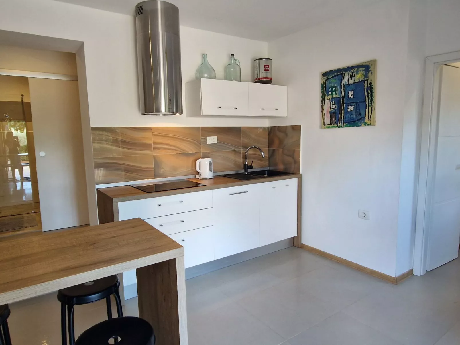 Freistehende Villa mit Garten und privatem Pool-Drinnen