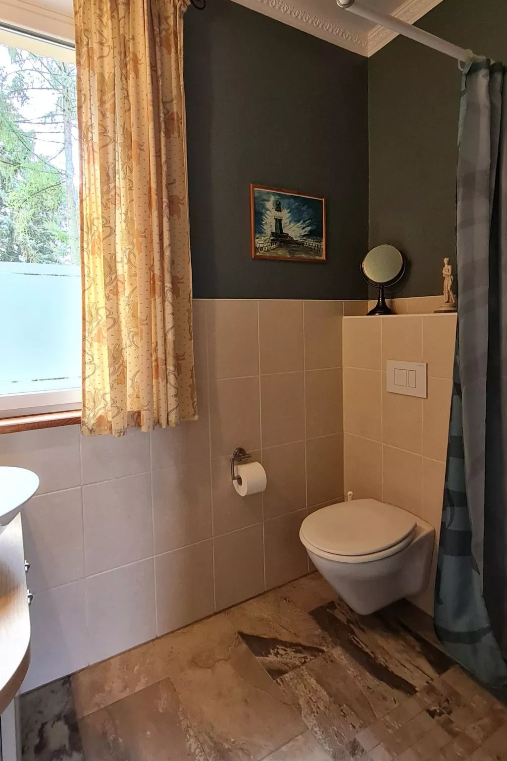 Mit Garten, Grill und Terrasse-Drinnen