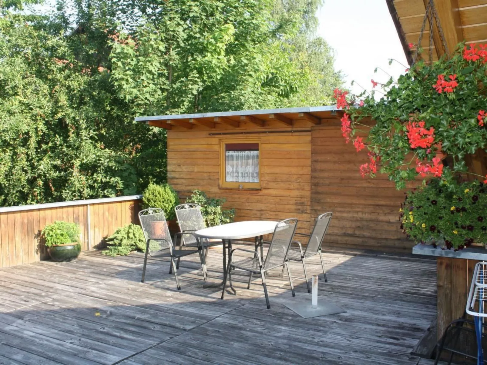 Große Wohnung mit Badewanne-Outside