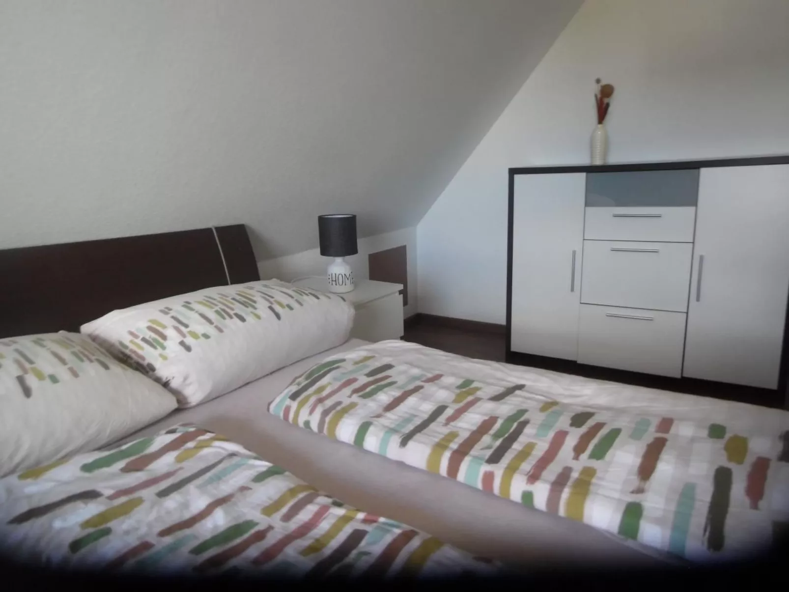 Mit Garten und Stellplatz-Dedans