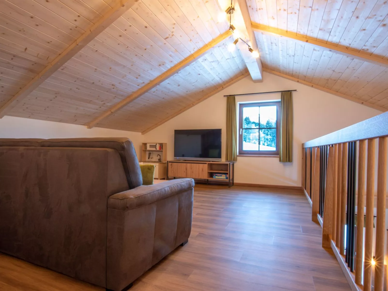 In Gemeinde Hermagor-Pressegger See mit Terrasse, Grill und Garten-Drinnen