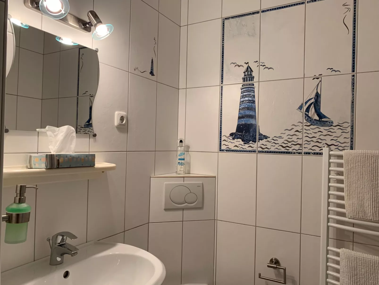 Elbe-Ferienwohnung mit Terrasse nah am Zentrum-Drinnen