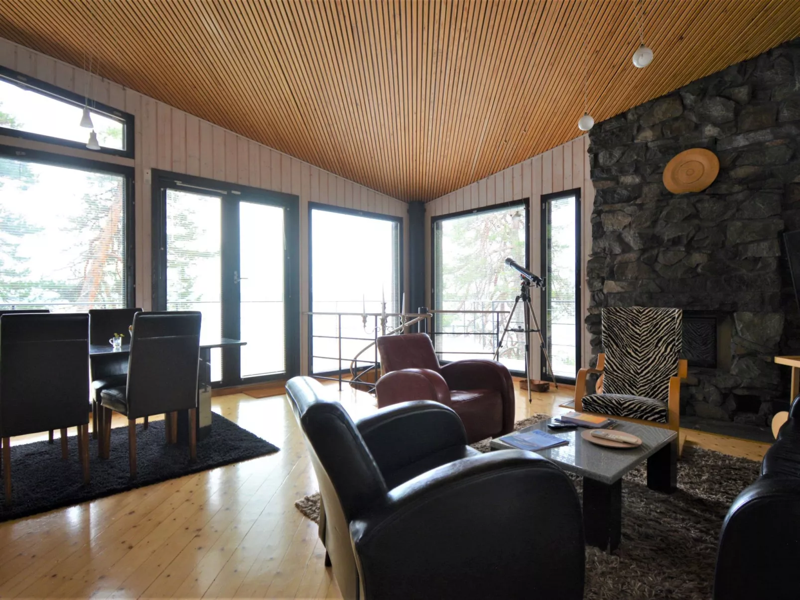 Villa Lakeside-Inside