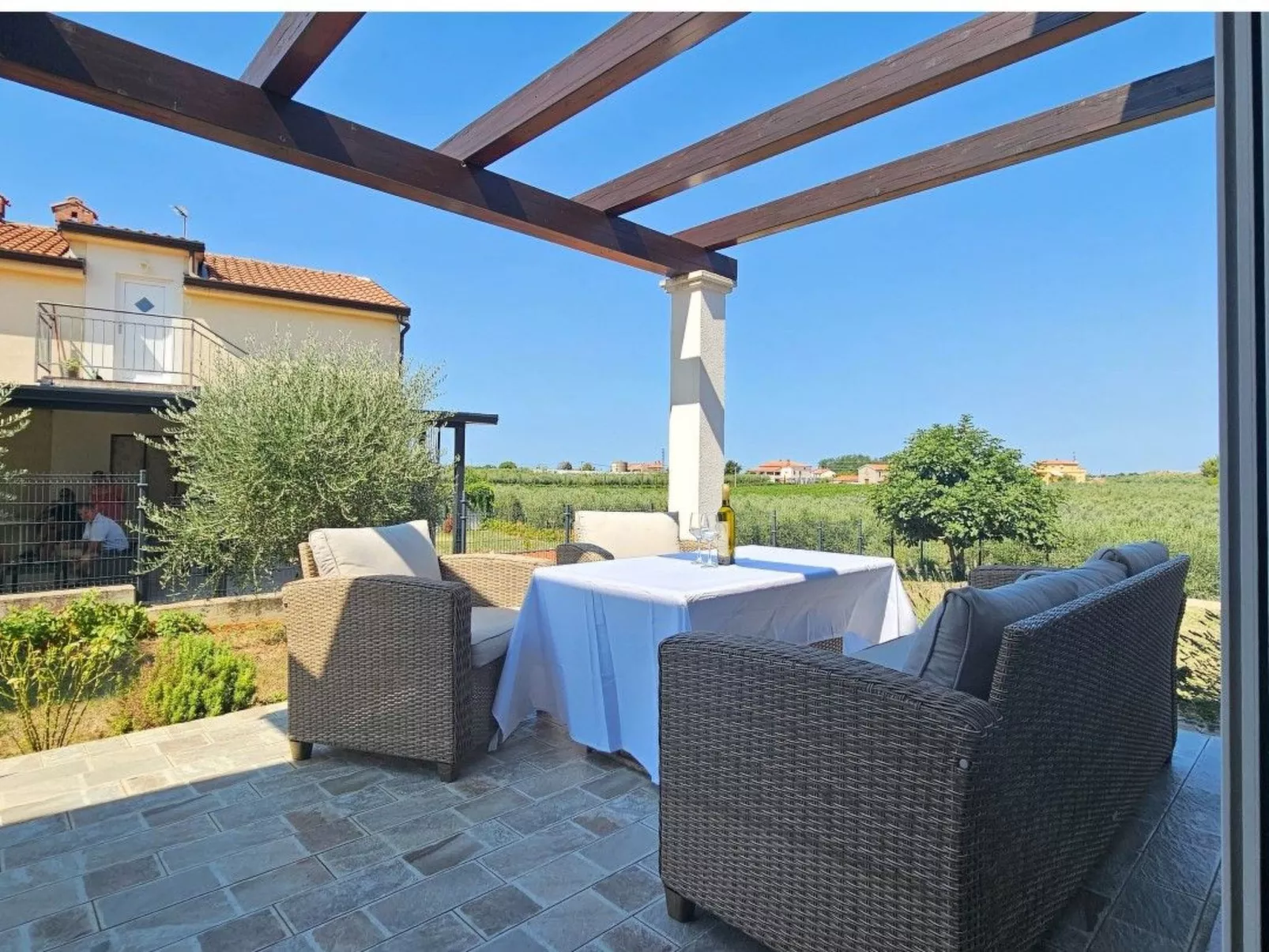 "Villa Pavlovic" mit Garten und Grill-Drinnen