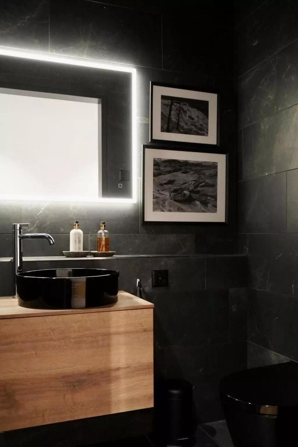 "Lakeview" - a design holiday home-Inside