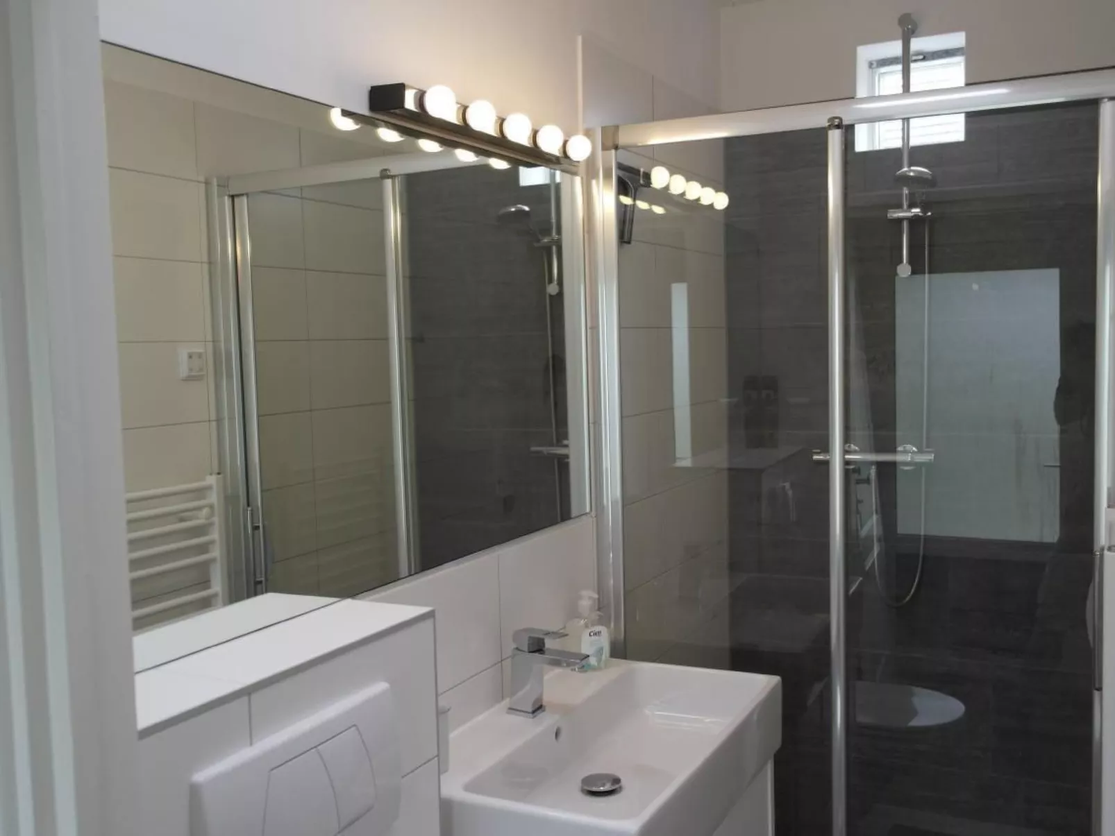 Schönes Ferienhaus Strandopgang in Julianadorp-Inside