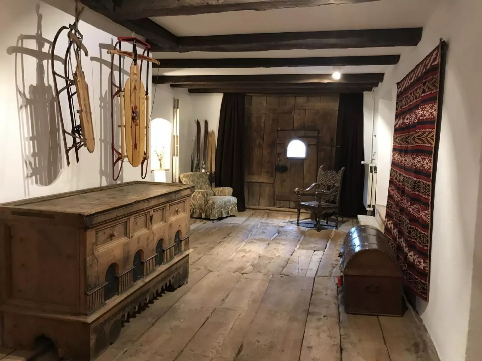 Chesa Delfins-Inside