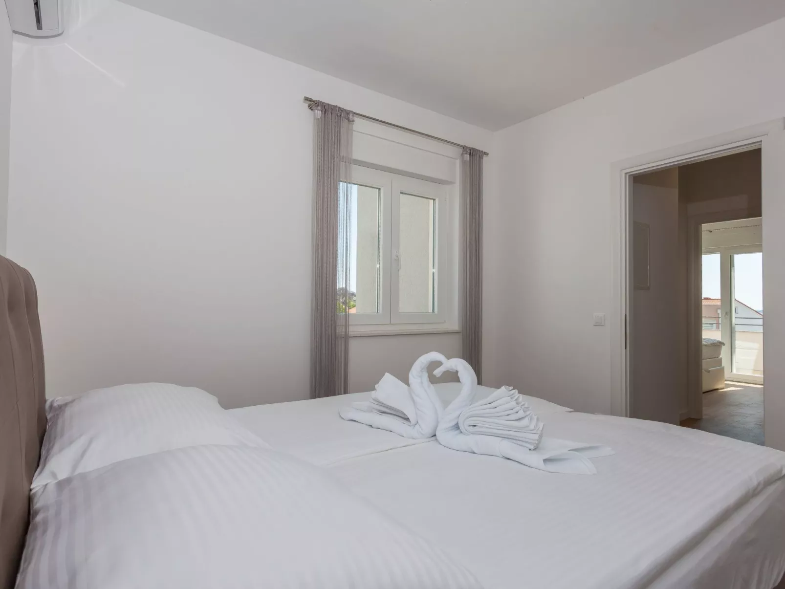 Wunderschöne Ferienvilla Lomari-Dedans