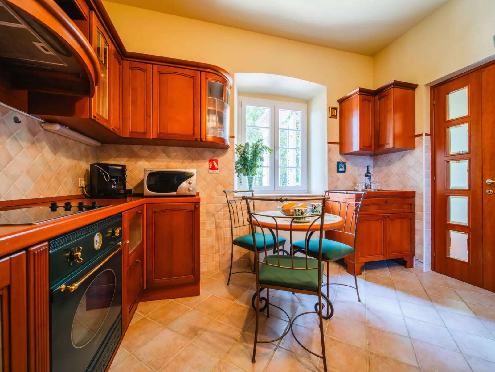 Traditionelles Steinhaus mit privatem beheiztem Pool-Inside