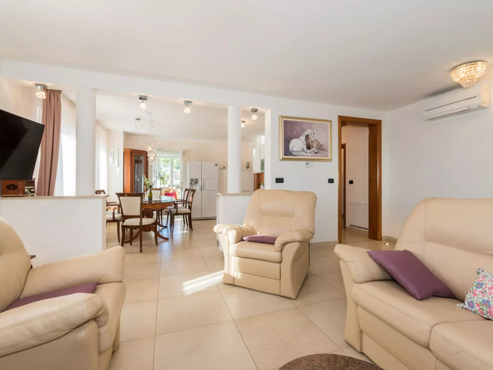 Villa 'Villa Mare' mit privatem Pool-Drinnen