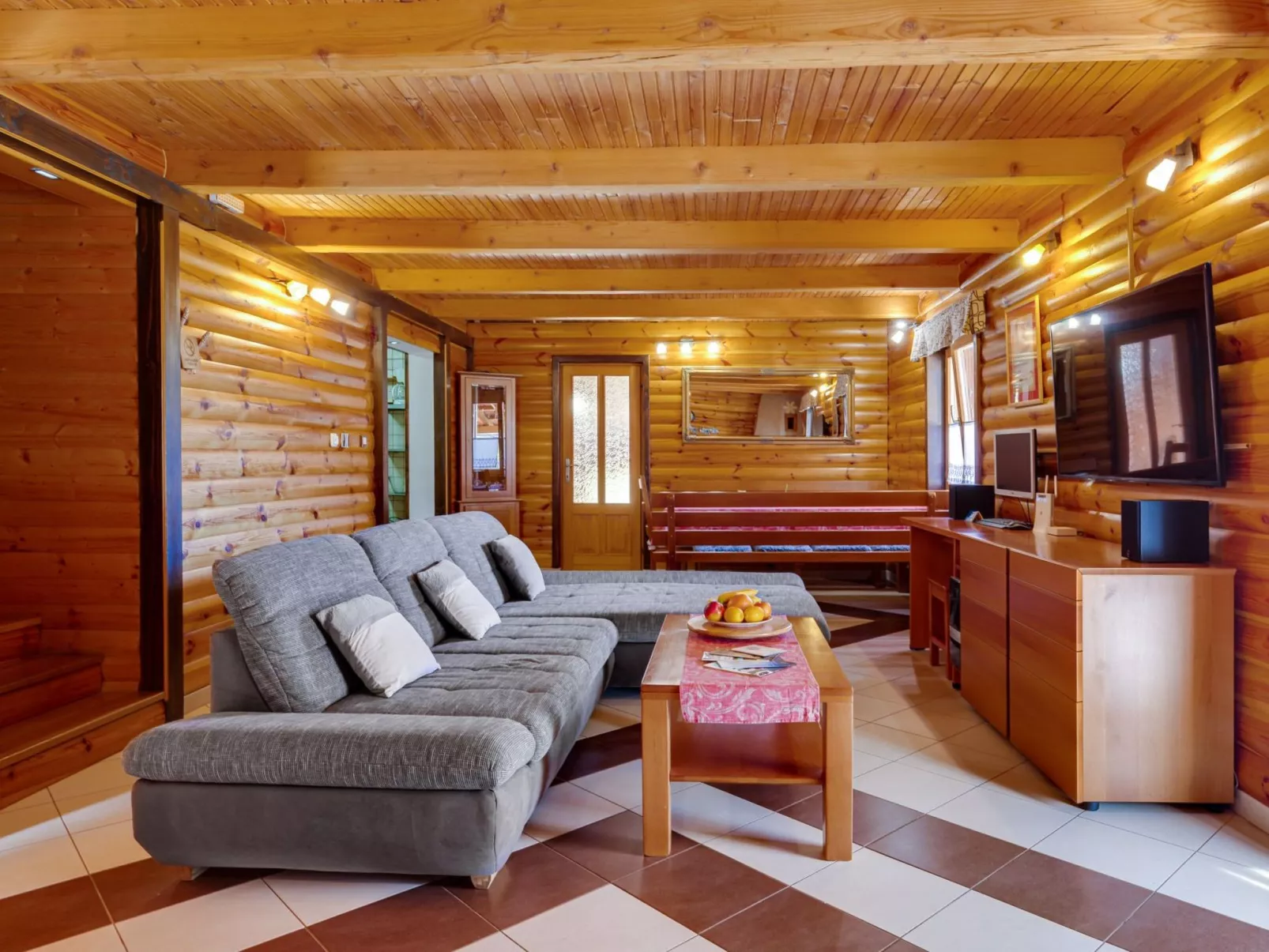 Mala vila Rebeka -großer SwimmingPool-Dedans