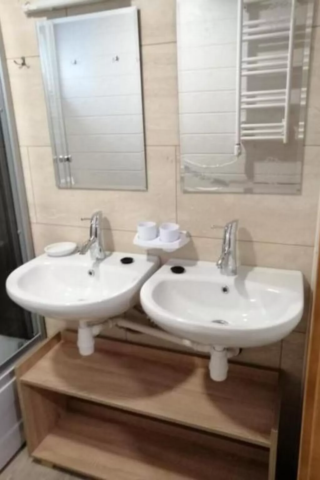 Ganzjährig bewohnbares Ferienhaus - rot-Drinnen