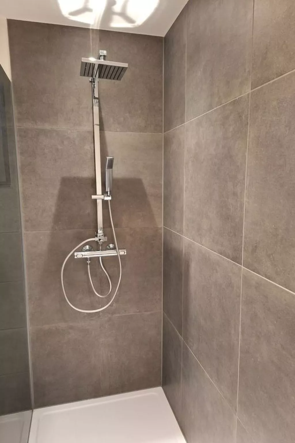 Mit sonniger Terrasse und Ausblick-Image-tags.info