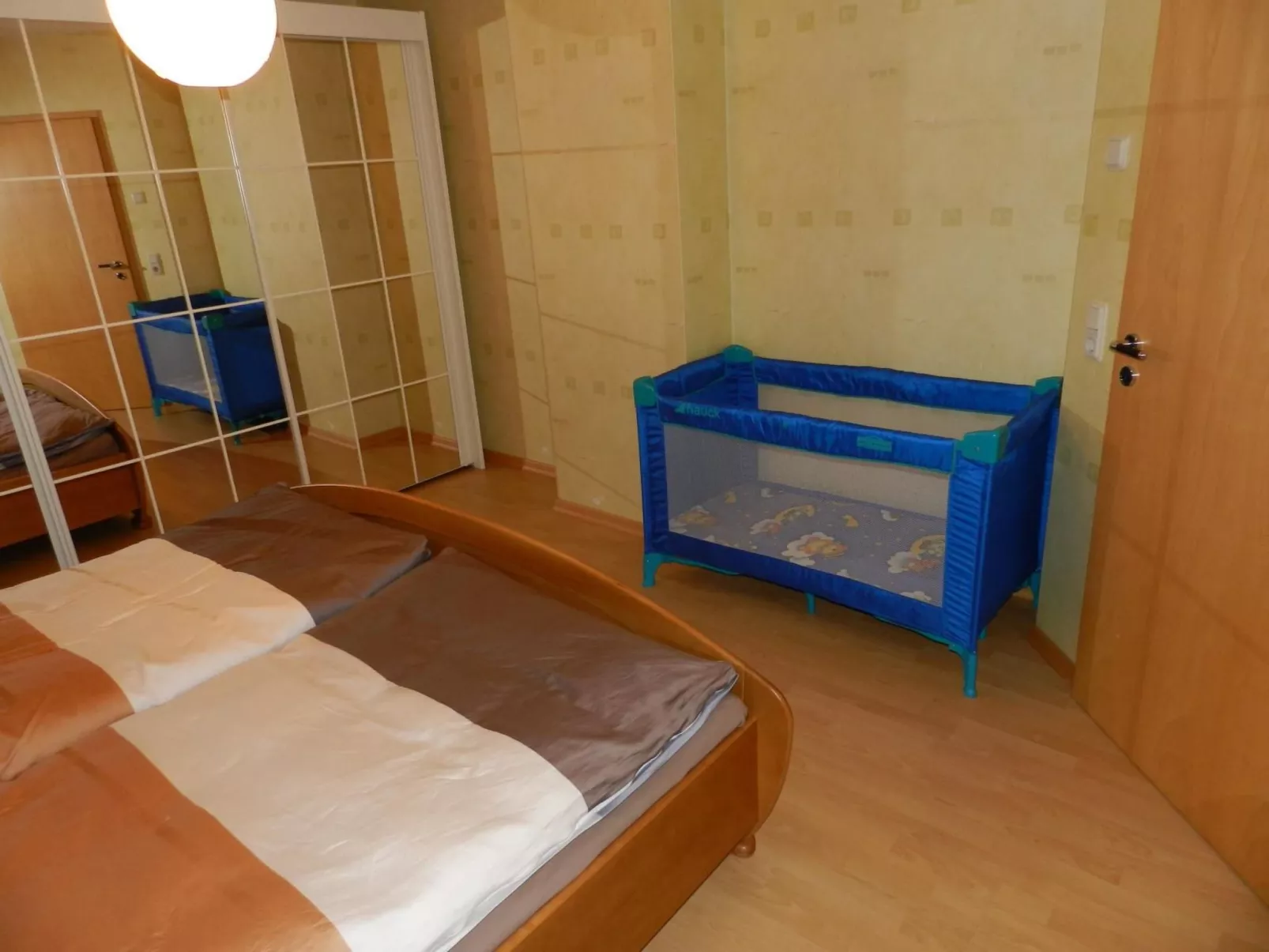 Schöne Ferienwohnung mit Terrasse und Moselblick-Dedans