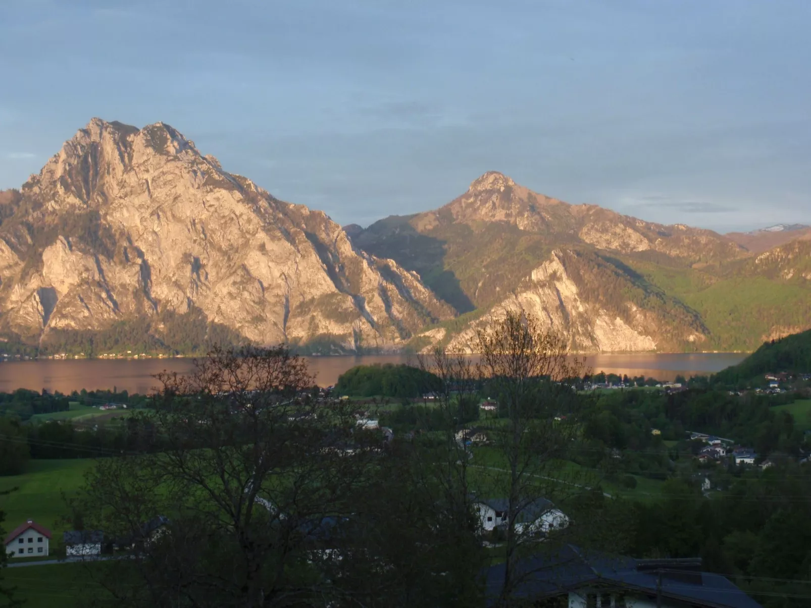 Haus Traunsee-Blick-Draußen