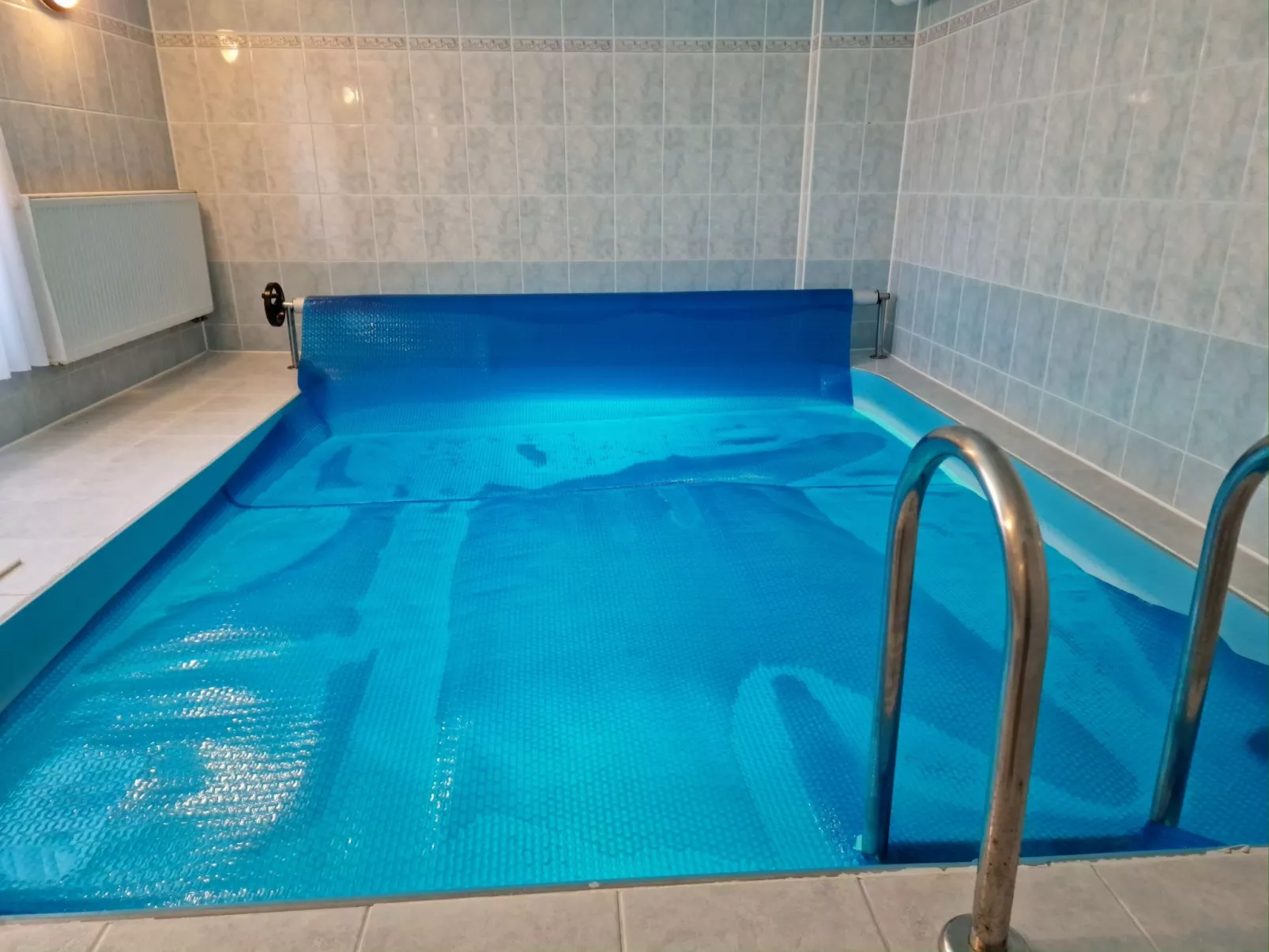 Mit Garten und Pools-Inside