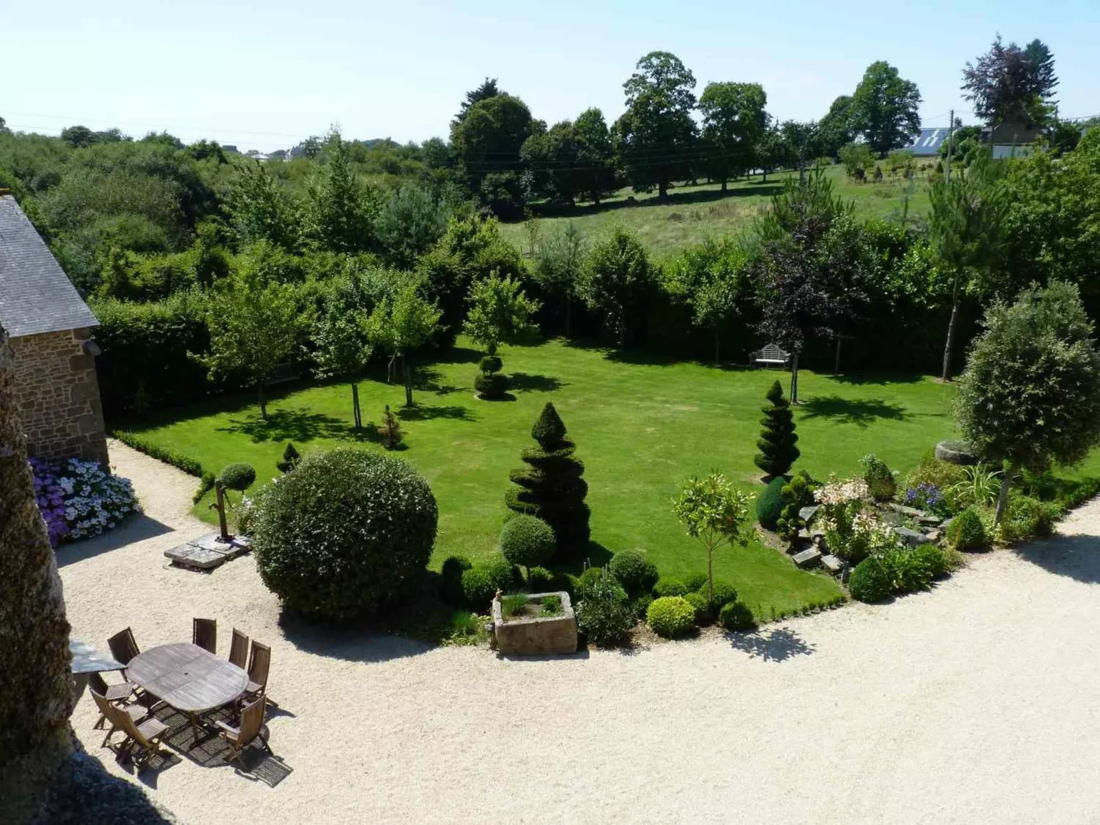 Manoir du Vaugarny in Saint-Étienne-en-Coglès-Outside