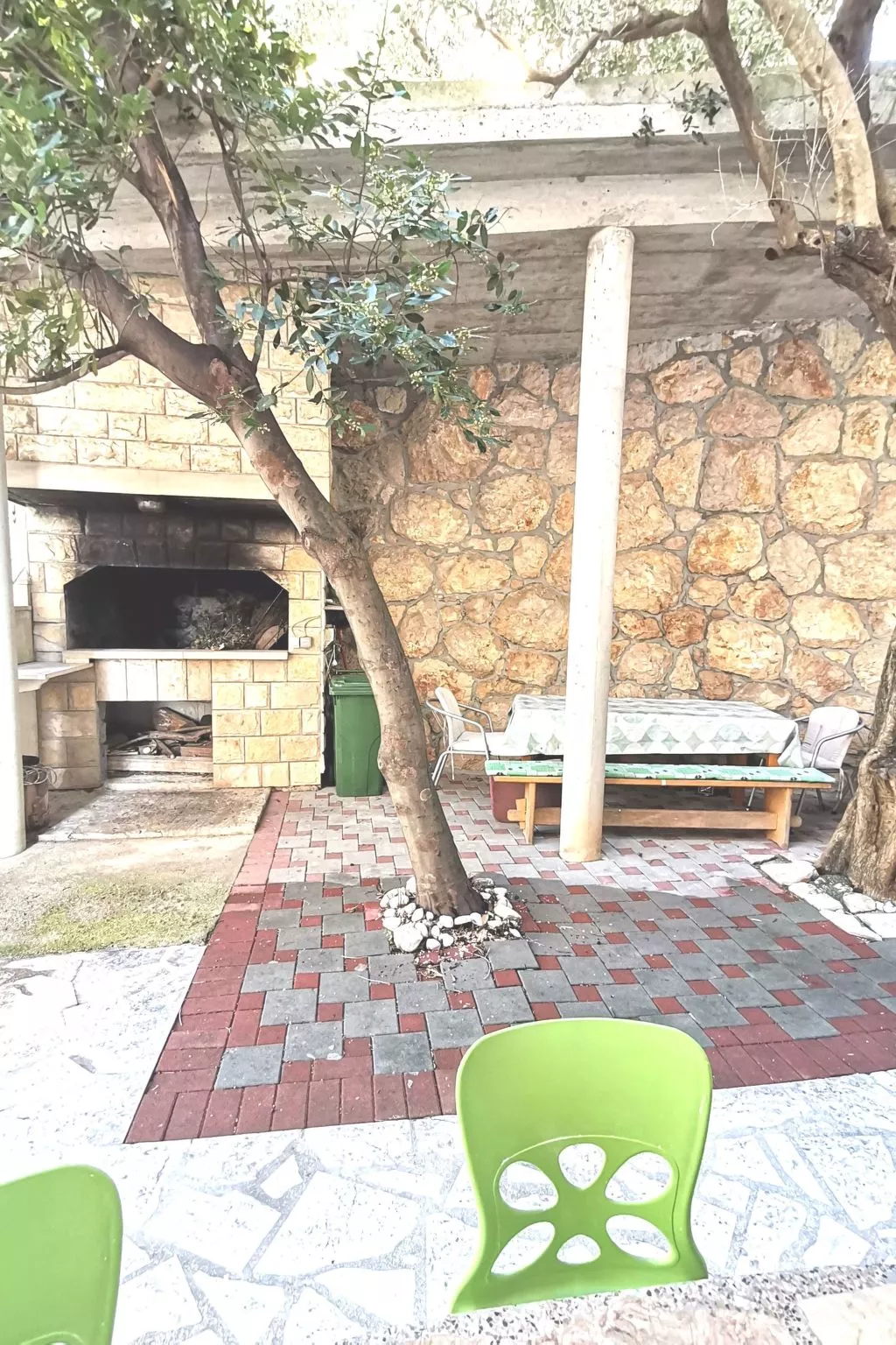 Weiße Idylle auf dem blauen Meer-Dehors