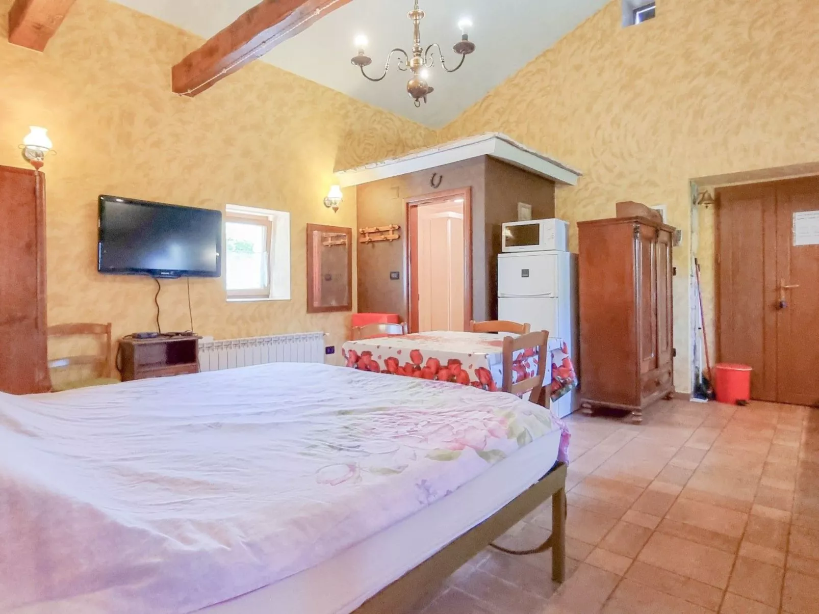 Einzimmerwohnung "Nadja 2" mit Terrasse-Drinnen