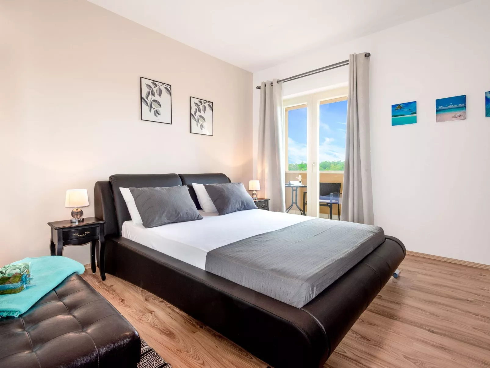 Private Villa mit Panoramablick-Drinnen