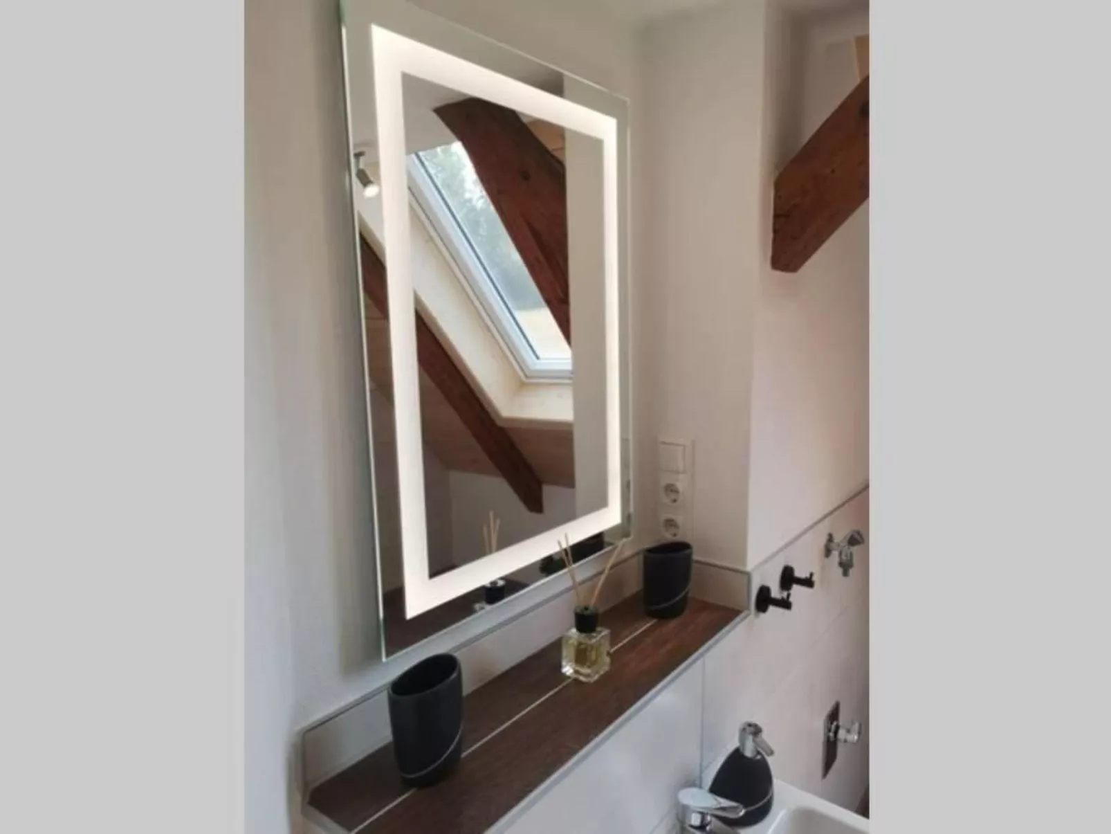 Moderne Ferienwohnung mit Hot Tub und Fasssauna-Drinnen