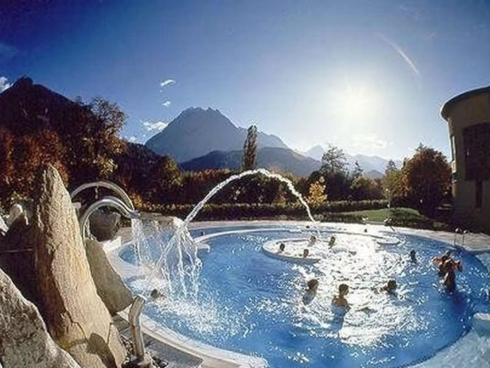 Alte typische Engadinermühle-Draußen