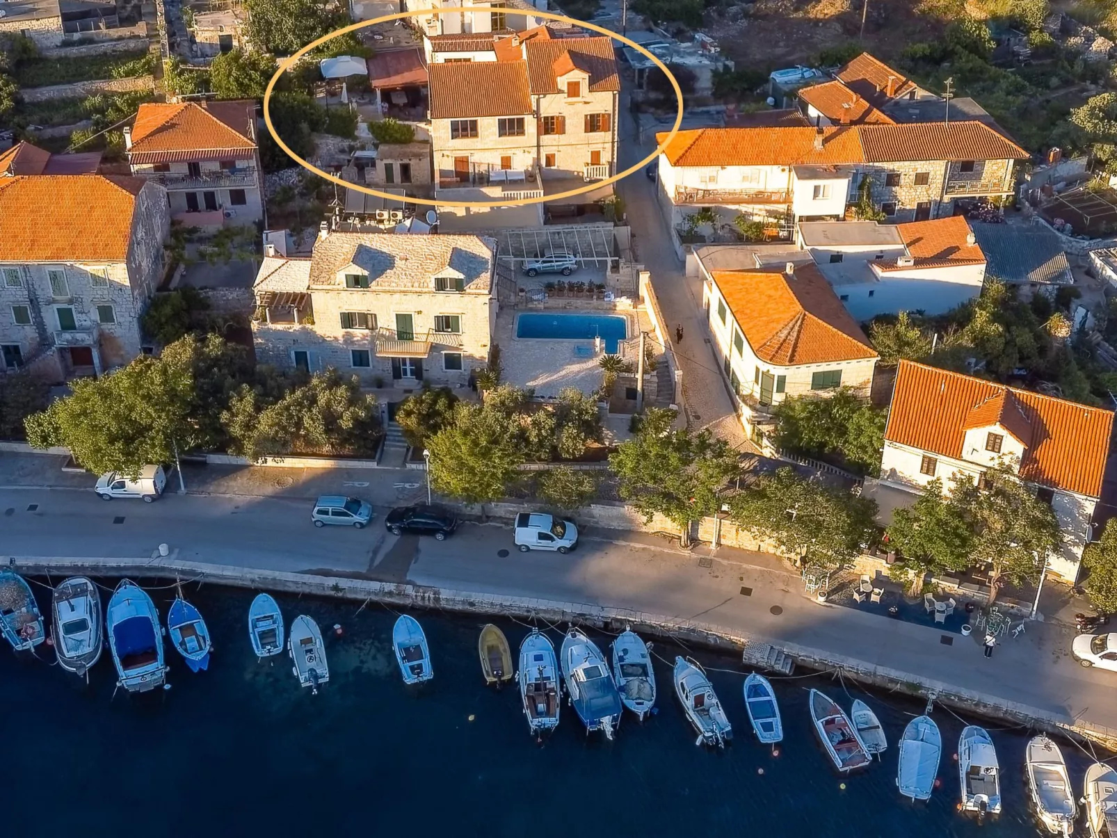 Ferienvilla "Laurus" mit Blick auf das Wasser-Outside