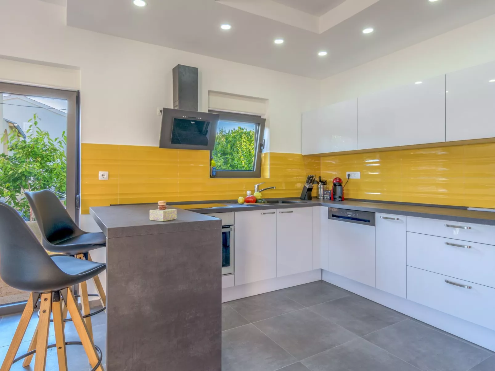 Villa "Lu-Ma" mit Blick auf das Wasser-Drinnen