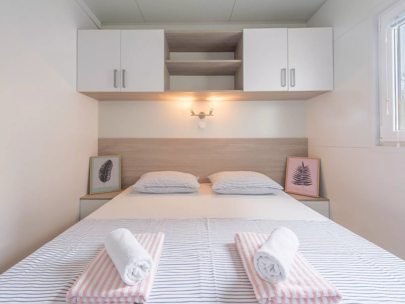 MH Summer Home-Drinnen