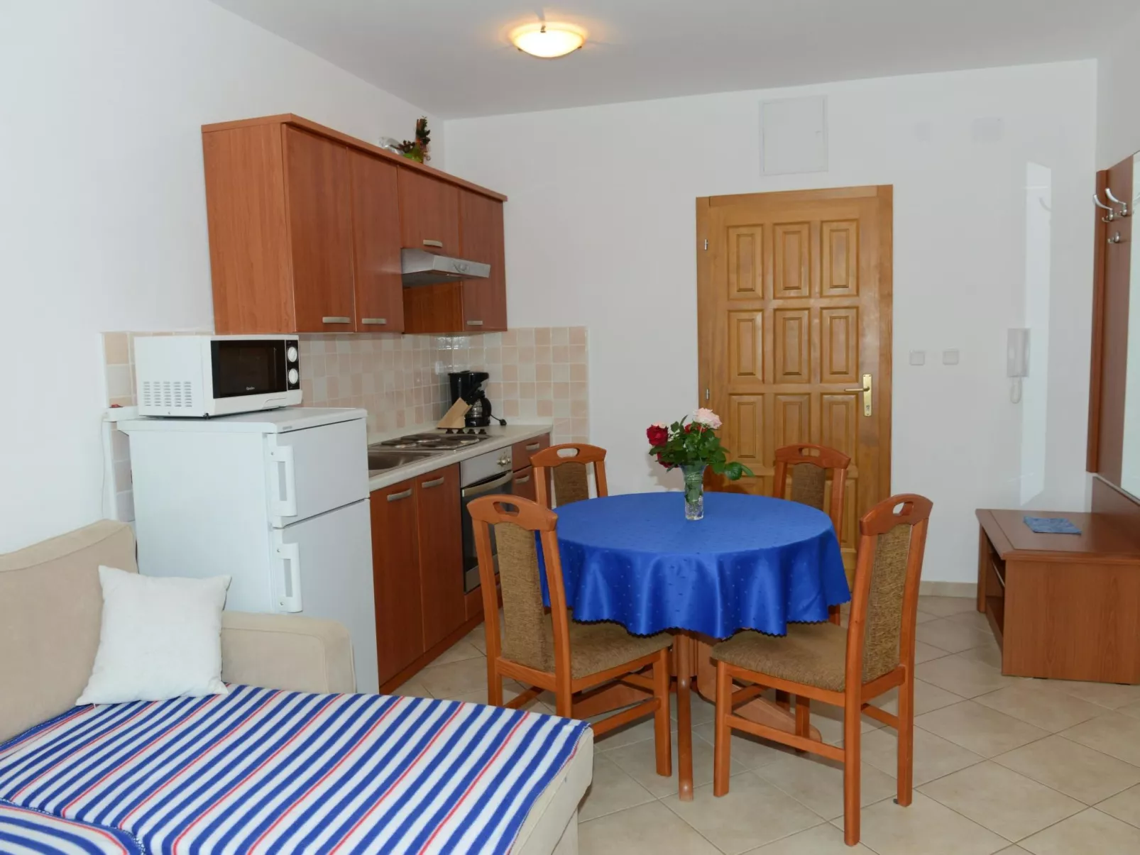 "Villa Pinta" mit Blick auf das Wasser-Drinnen