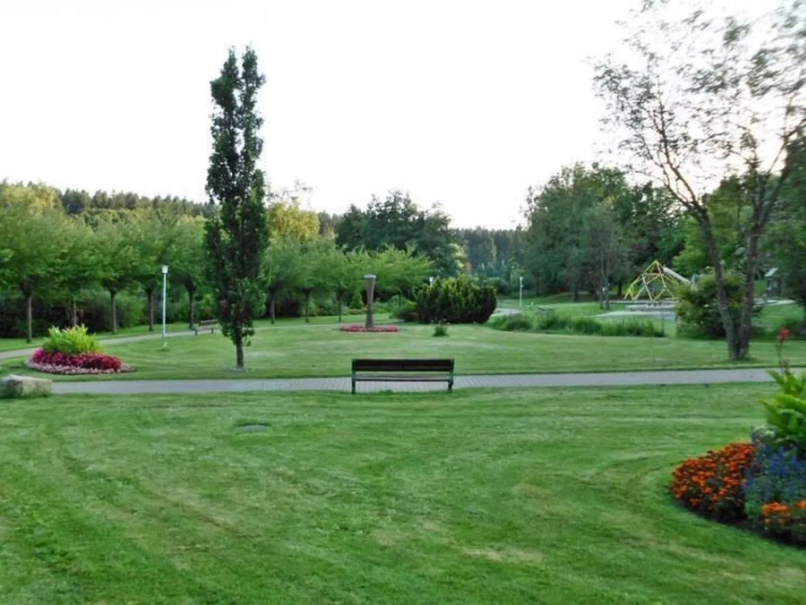 Premium-Ferienwohnung mit Balkon und Bergblick-Outside