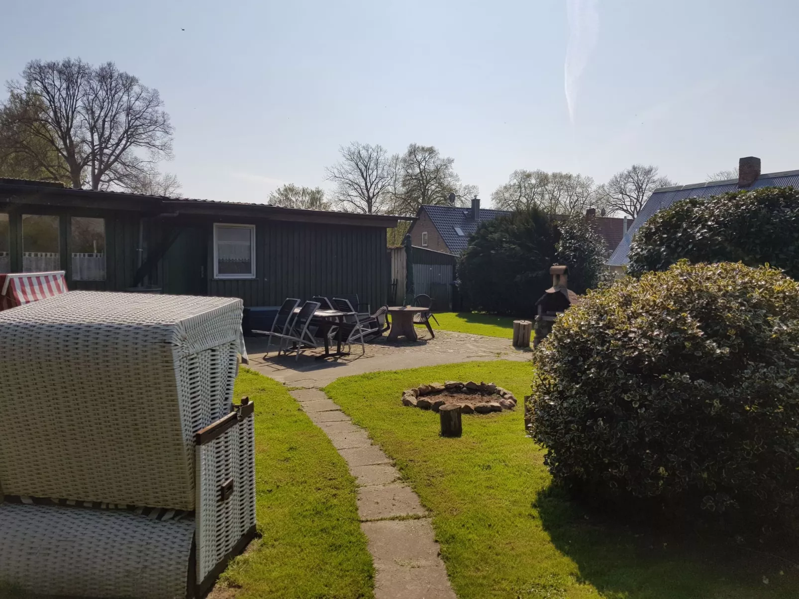 Wunderschönes Ferienhaus mit Garten und Terrasse-Draußen