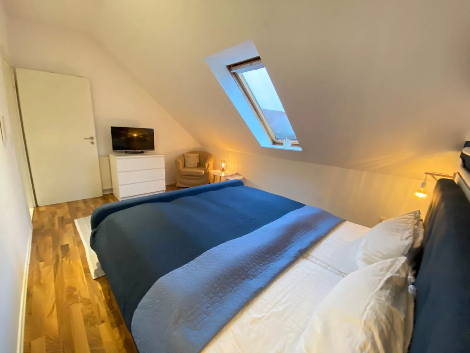 Mit Stellplatz mitten im Grünen-Drinnen