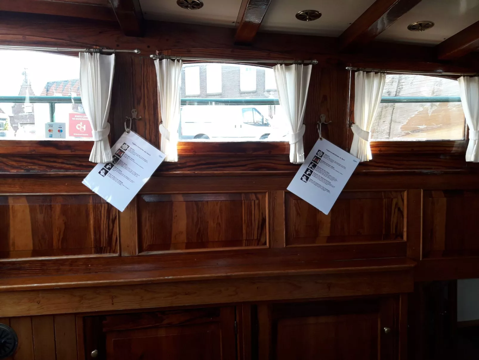 Hotelschiff Tjalkjacht Pelikaan-Dehors