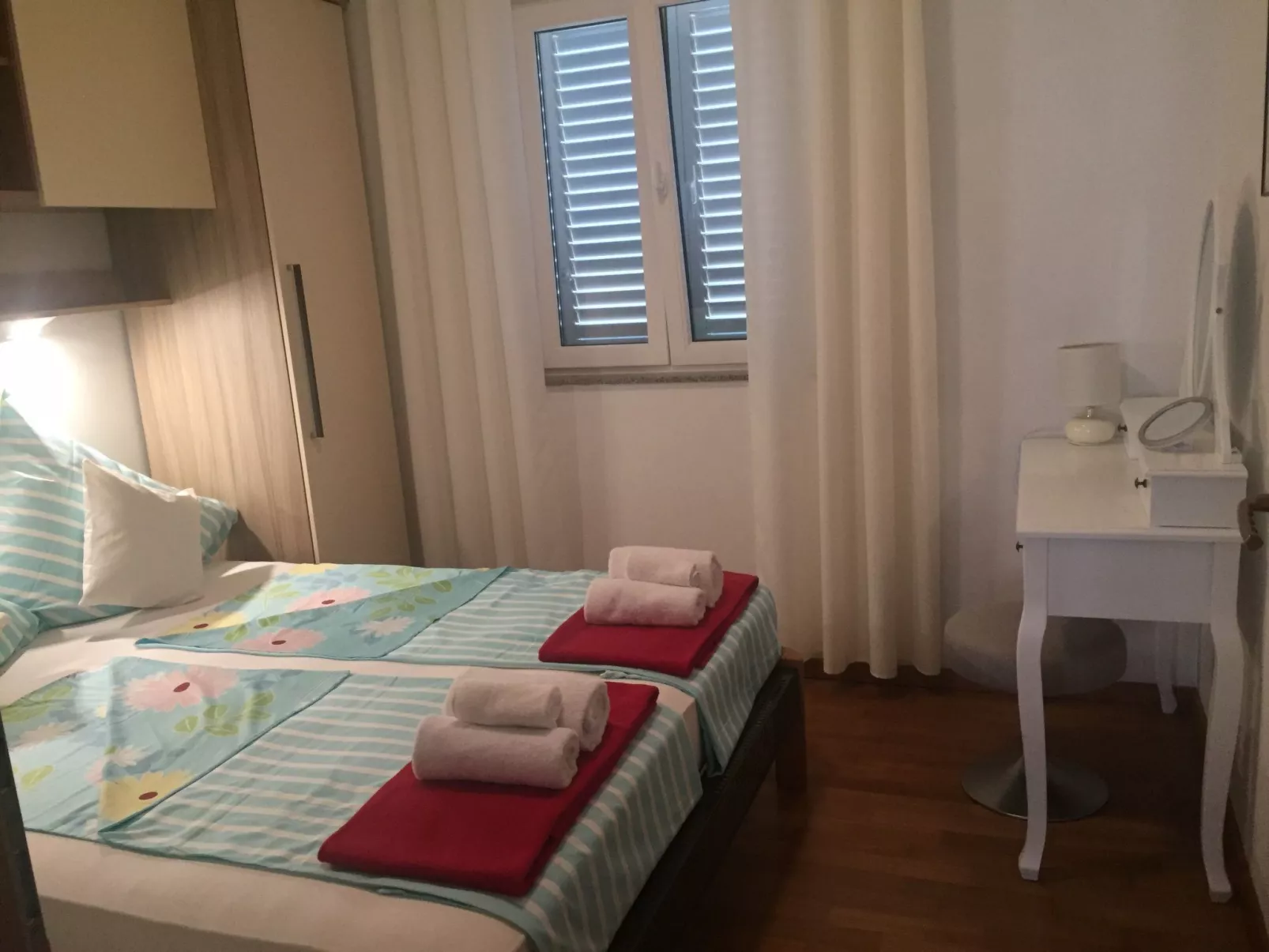 Modernes Ferienhaus in Dobropoljana mit Terrasse, Garten und Grill-Image-tags.info