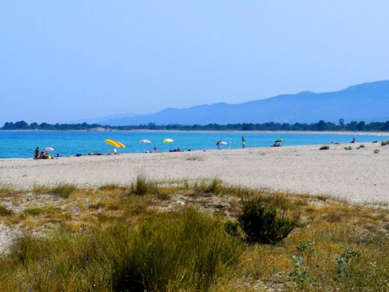 Haus mit Garten, Grill und Terrasse-Draußen