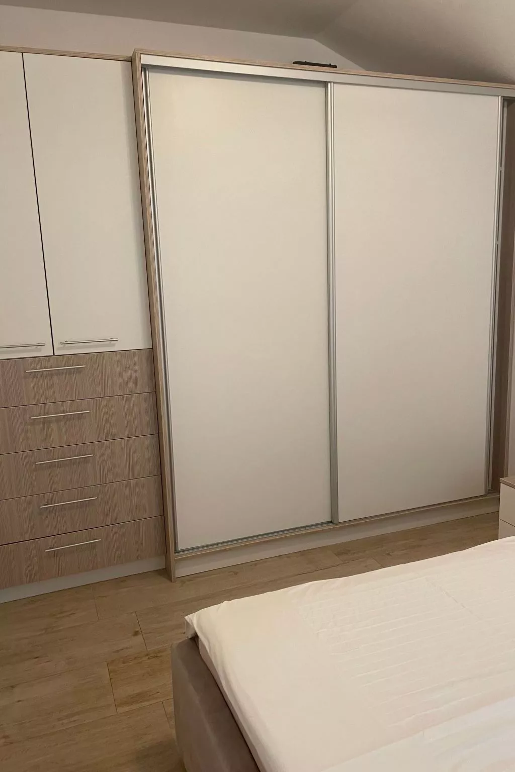 "Sanset" mit Blick auf das Wasser-Drinnen