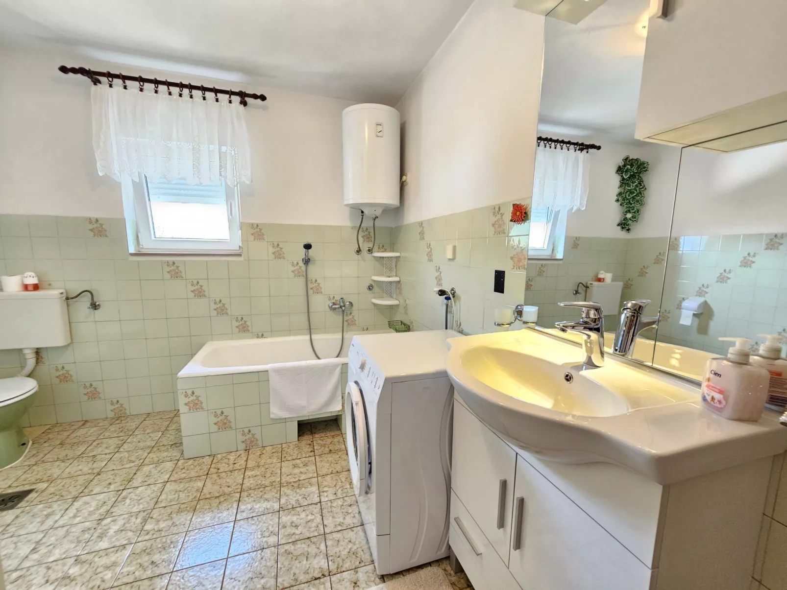 Wohnung für 6 Personen mit Terrasse-Inside