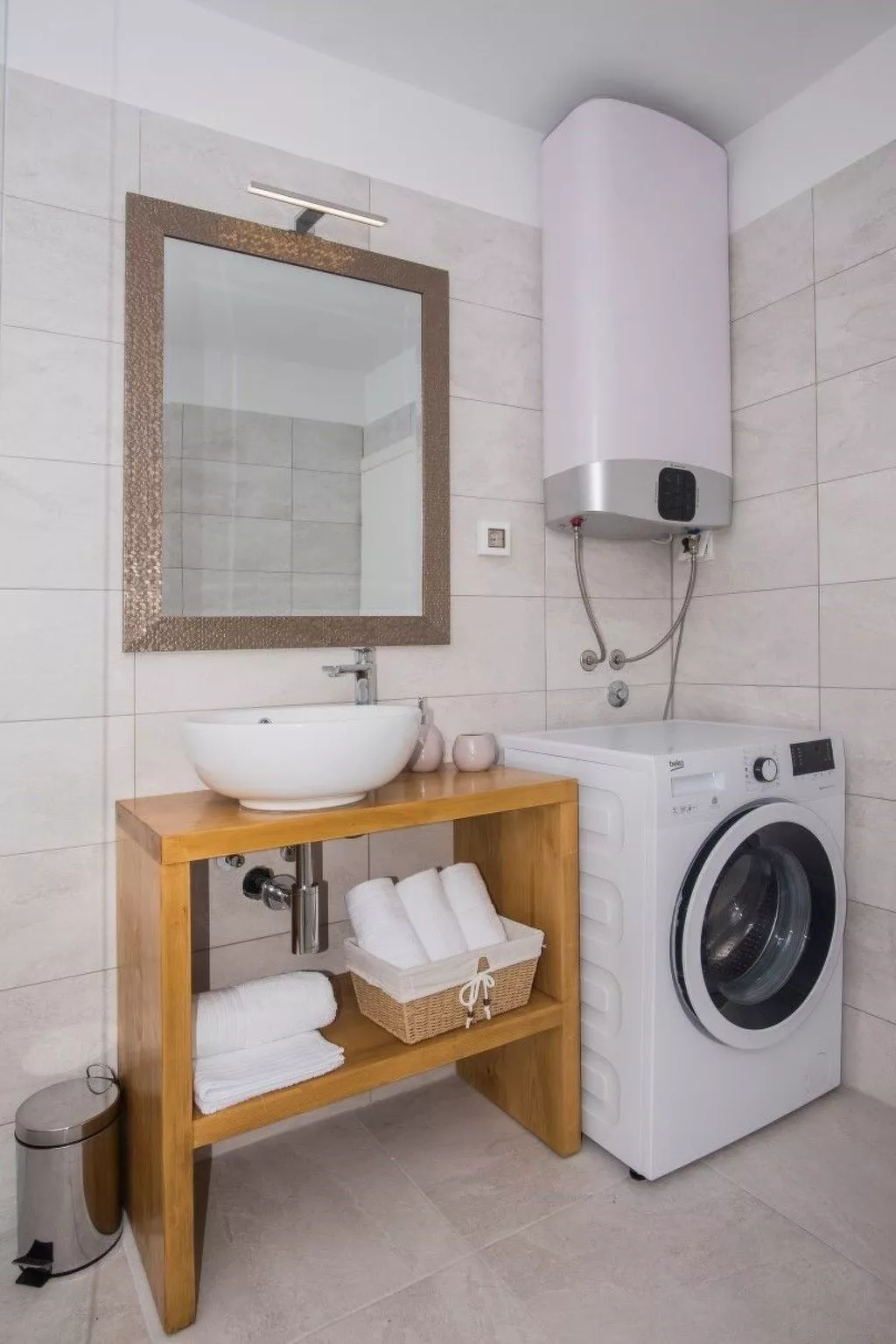 In Primošten mit privatem Pool-Dedans