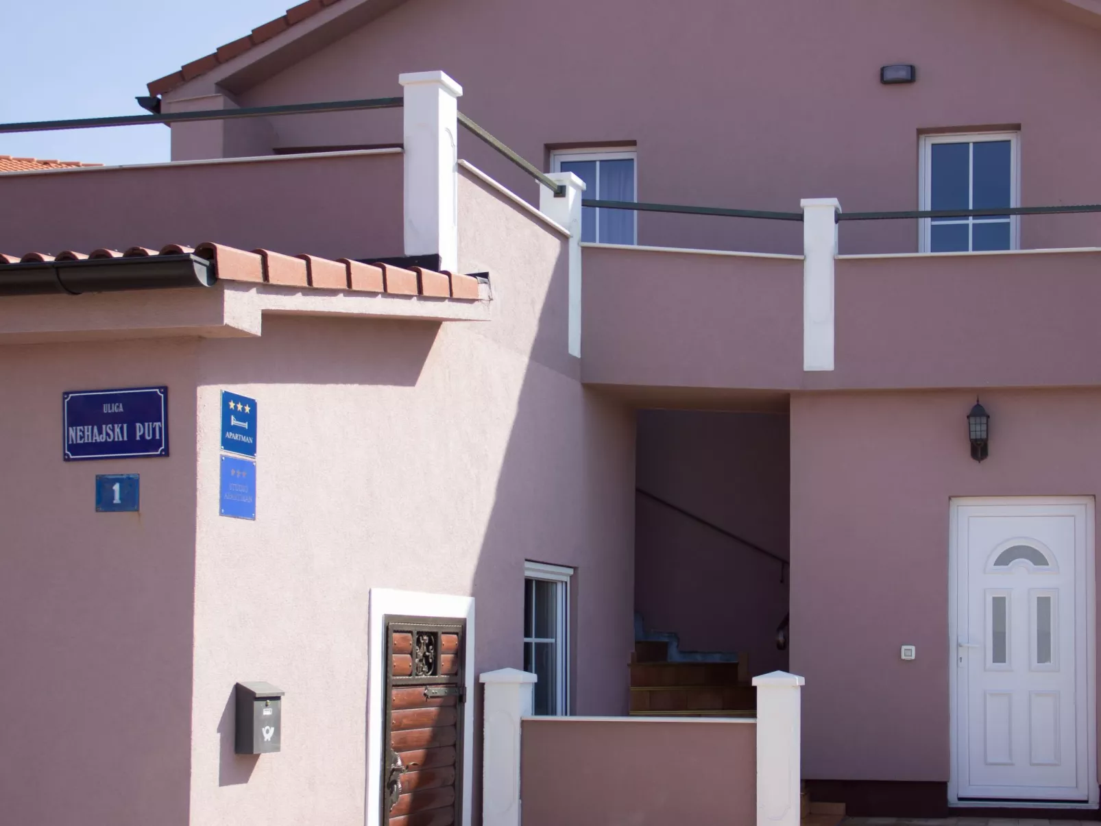 „BMB Apartments3“ mit Blick aufs Wasser-Outside