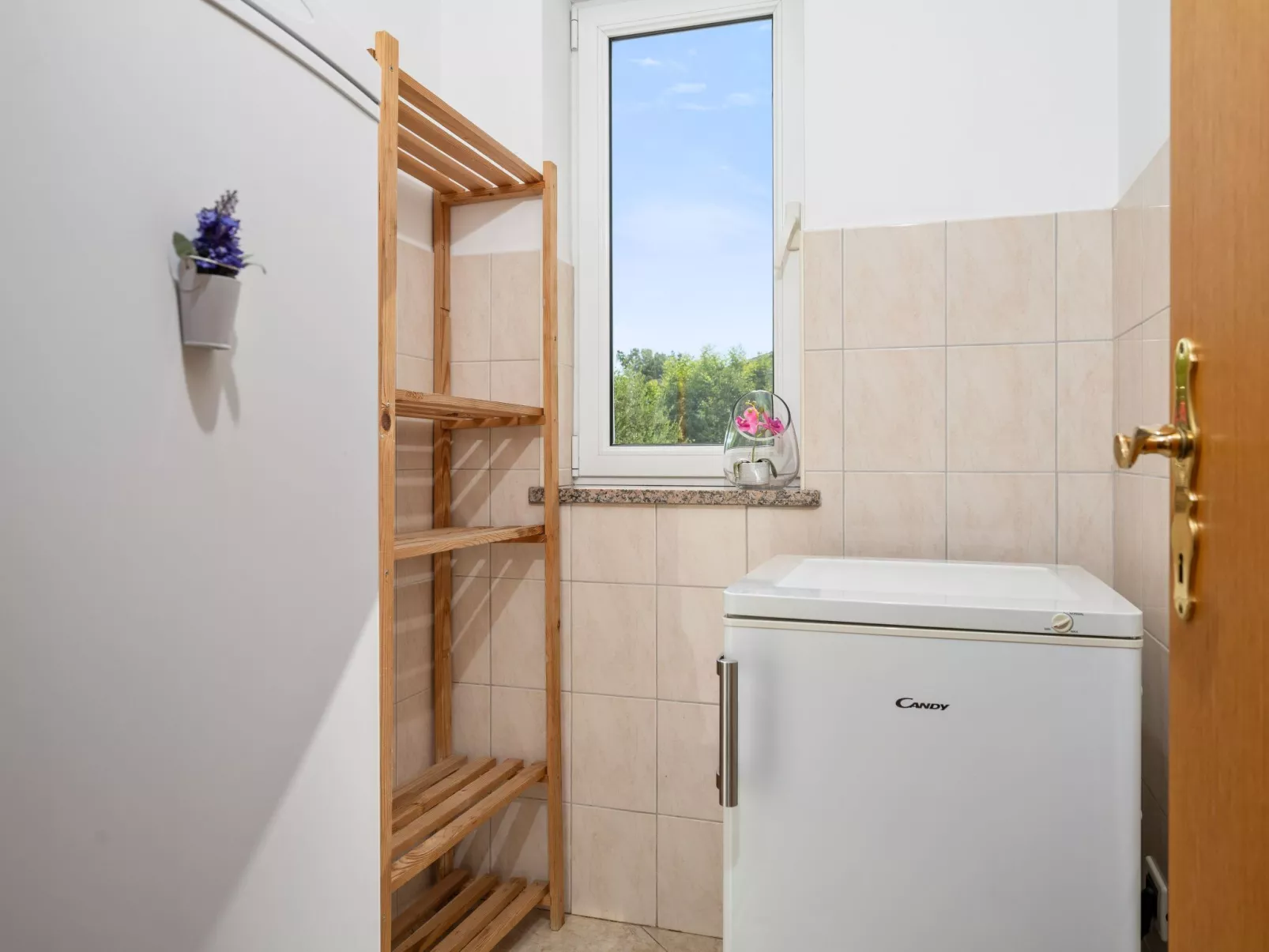 Haus Dodo, Oase im Grünen-Drinnen