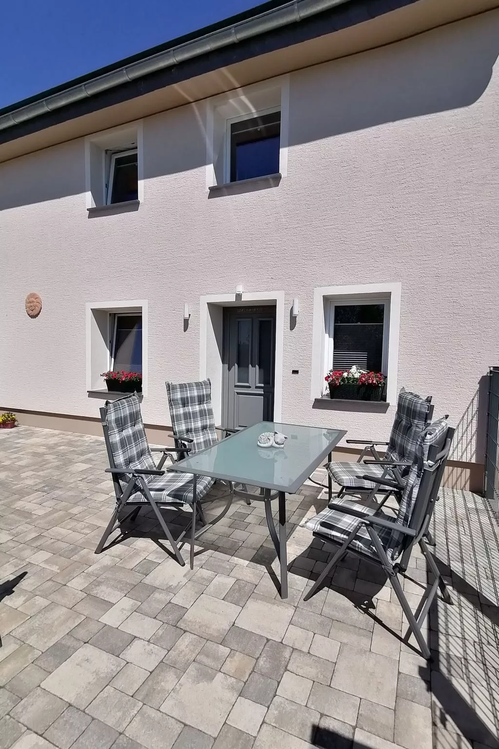 Appartement mit Terrasse-Draußen