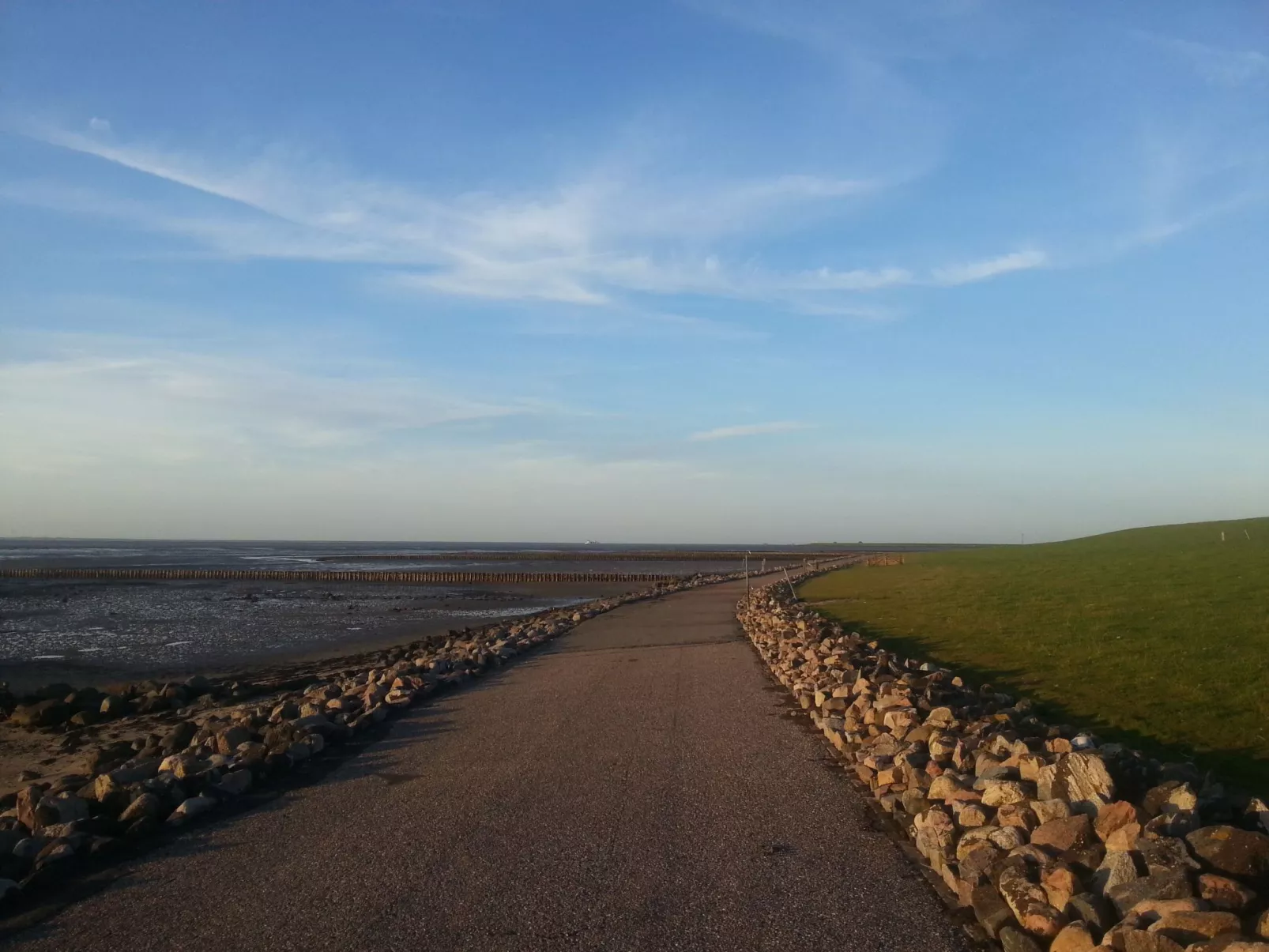 Wohnung in Osterdeich mit Terrasse und Garten-Draußen