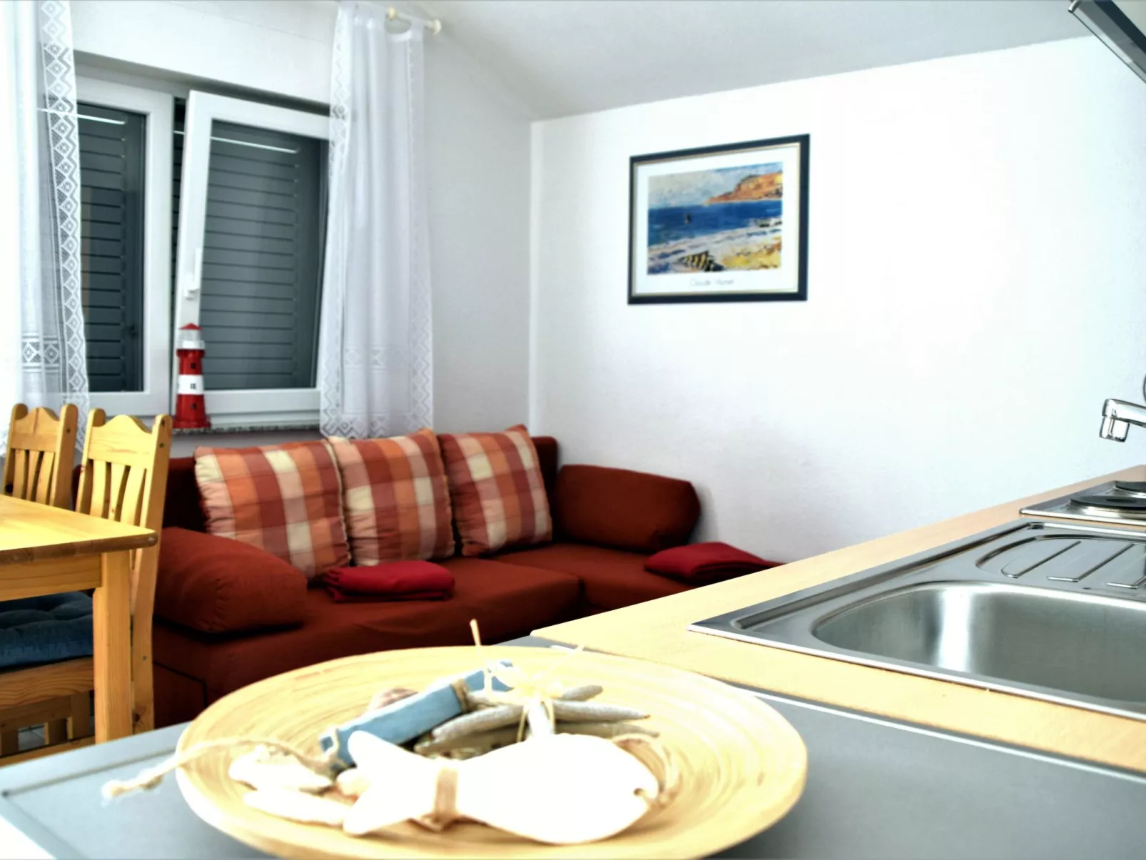 Für vier Personen mit Balkon im ersten Obergeschoss gelegen-Inside