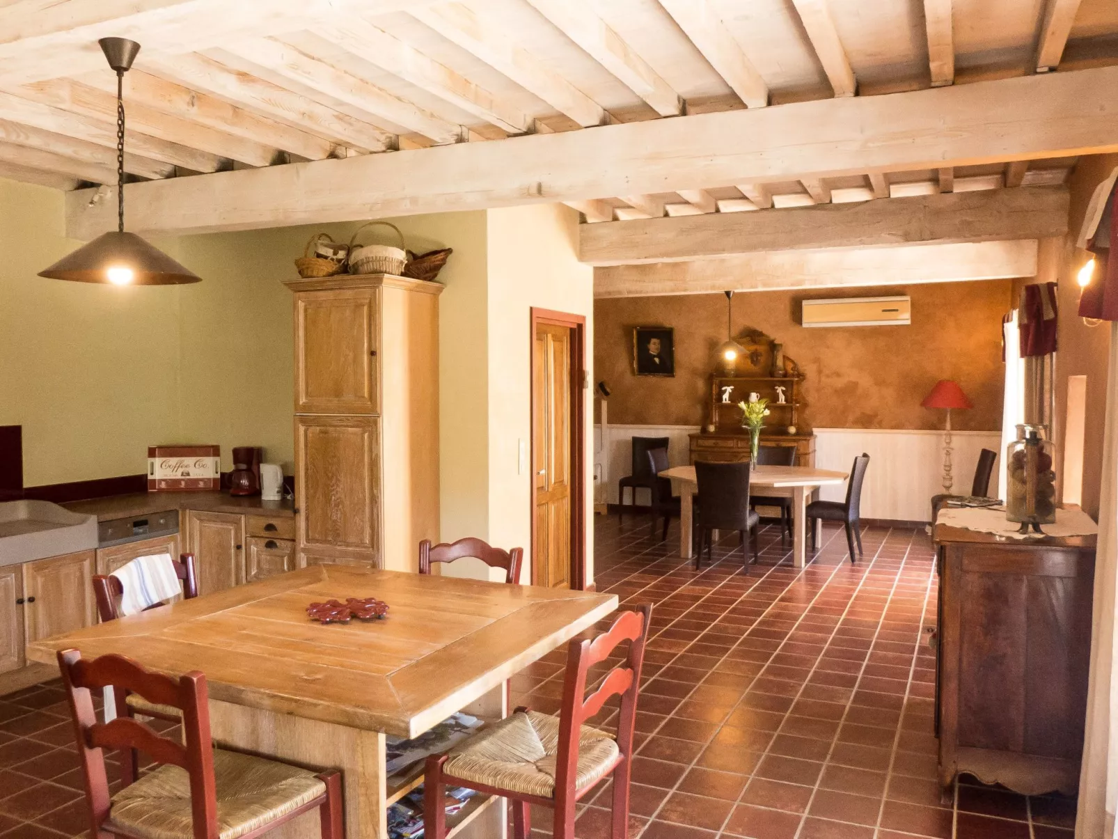 2 hochwertige Mas mit privatem Pool und Blick auf die Landschaft-Drinnen