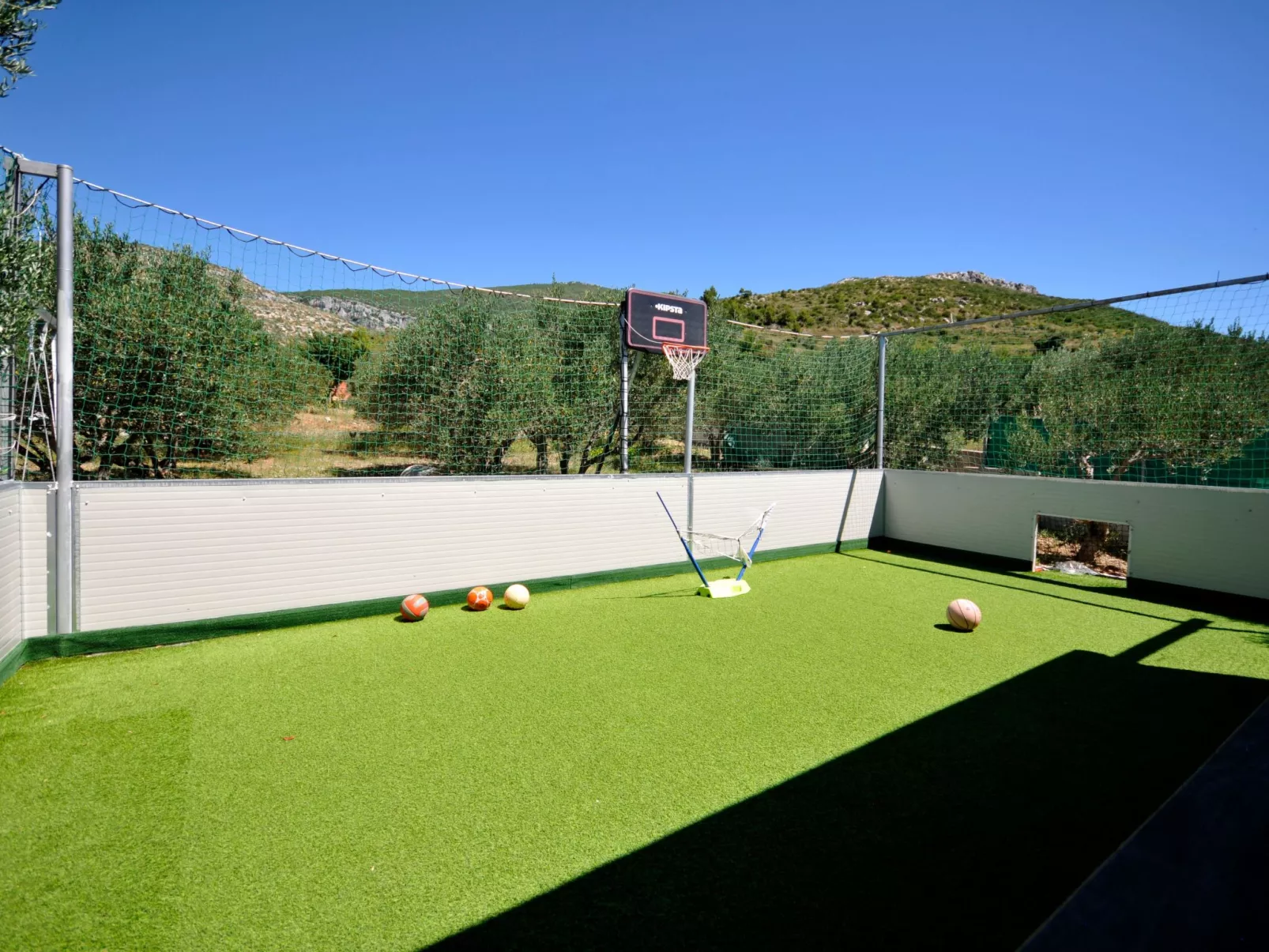 Villa Rimac in Kastel Stafilic mit Garten, Grill-Draußen