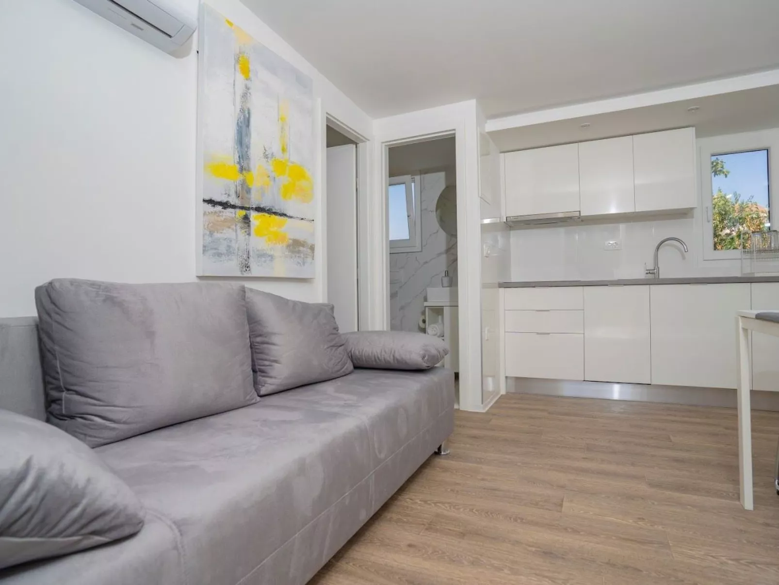 Adriatic Mobile Homes 2-Inside